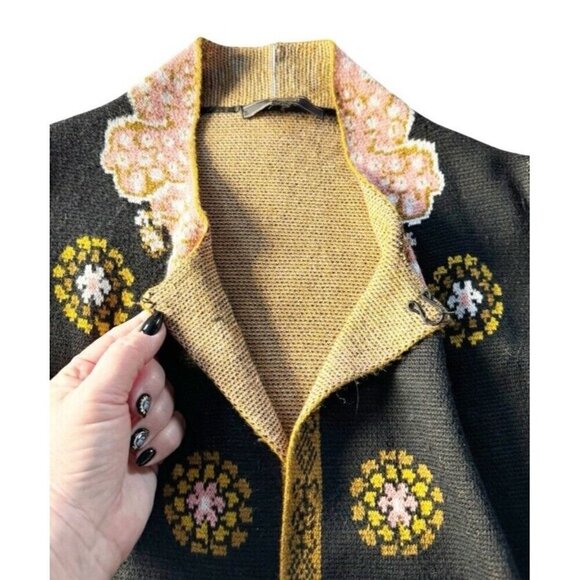 Max Sport Woman's Sz M Black Pink Gold Paisley Floral Long Duster Cardigan - Picture 7 of 11